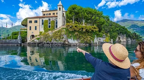 Crucero en grupo reducido por el Lago de Como pasando junto a villas cerca de Bellagio